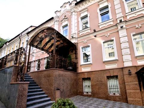 комерційна за адресою Ігорівська вул., 1/8