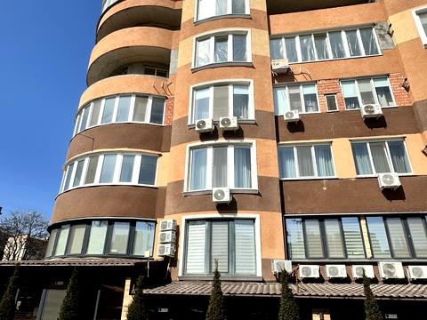 квартира за адресою Зоопаркова вул., 8в