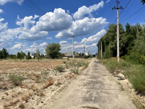 участок по адресу с. Плюты, Пісчана