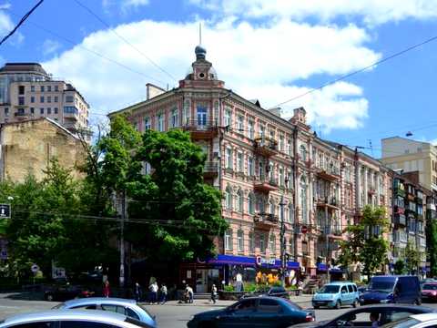 комерційна за адресою Саксаганського вул., 84/86