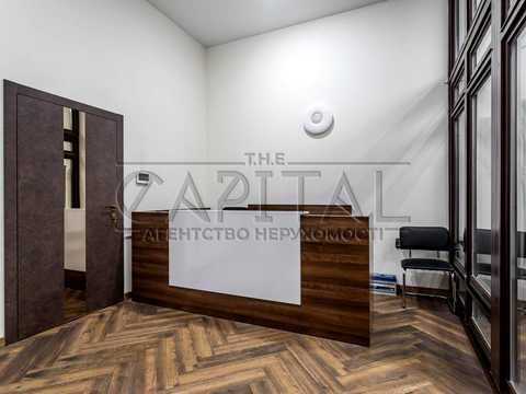 комерційна за адресою Саксаганського вул., 84/86