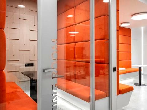комерційна за адресою Євгена Коновальця вул. (Щорса), 36-В