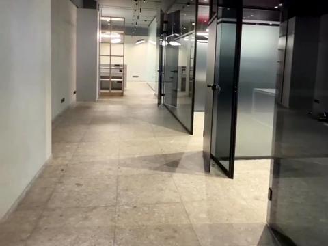 комерційна за адресою Євгена Коновальця вул. (Щорса), 36-В