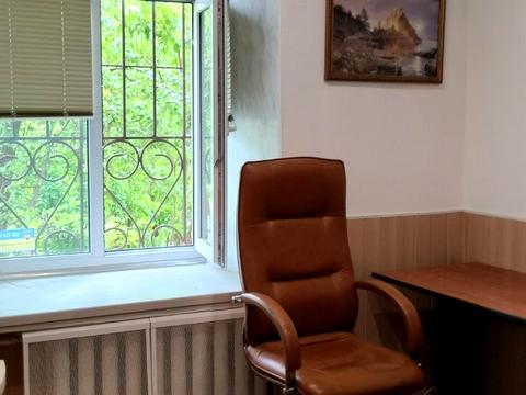 комерційна за адресою Київ, Костельна вул., 6