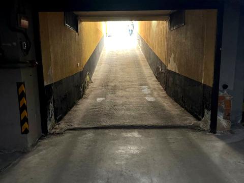 паркомісце за адресою Полтавська вул., 10