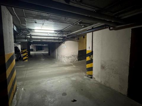 паркомісце за адресою Полтавська вул., 10
