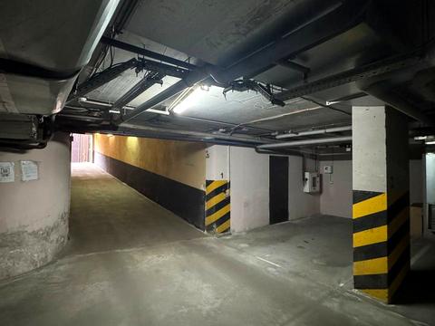 паркомісце за адресою Полтавська вул., 10