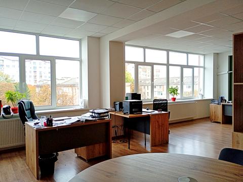 комерційна за адресою Української Перемоги вул., 34-А