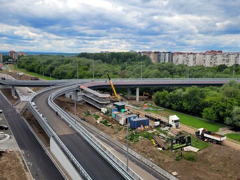 комерційна за адресою Надрічна вул., 4а