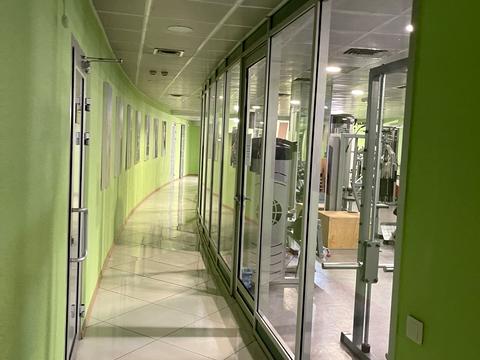 комерційна за адресою Анни Ахматової вул., 44