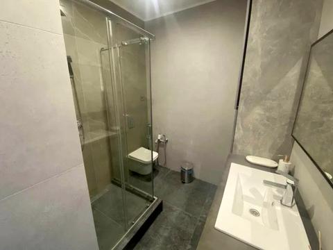 комерційна за адресою Генуезька вул., 3В