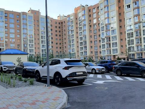 квартира за адресою Героїв Небесної Сотні просп., (просп. Небесної Сотні, 26/23)