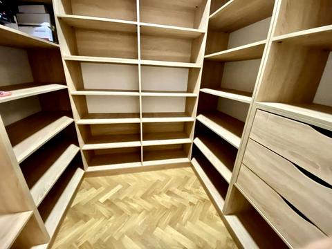 будинок за адресою Абрикосова вул.