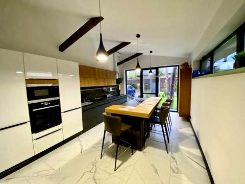 будинок за адресою Абрикосова вул.