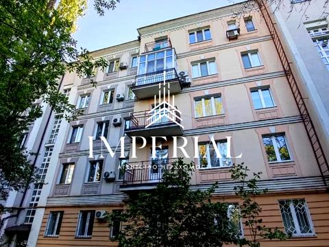 комерційна за адресою Олександра Довженка вул., 2