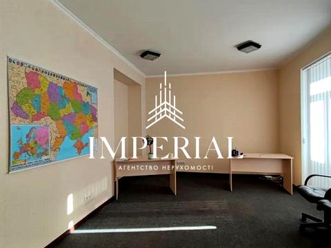 комерційна за адресою Олександра Довженка вул., 2