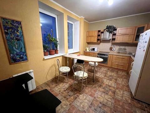 квартира за адресою Миколи Бажана просп., 10