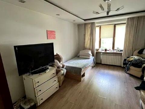 квартира за адресою Івана Миколайчука вул., 4