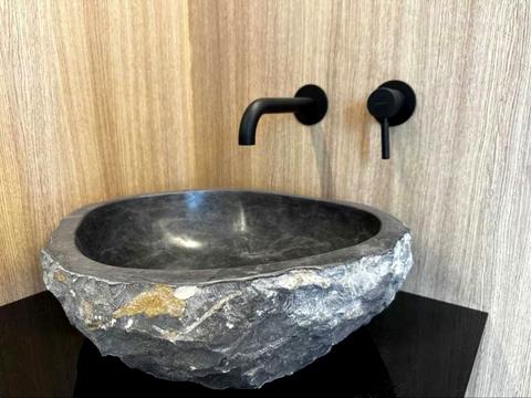 комерційна за адресою Зарічна вул., 1-В