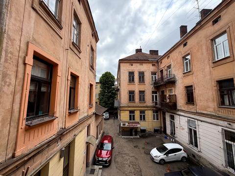 квартира за адресою Гетьмана Петра Дорошенка вул. (Жовтнева), 29