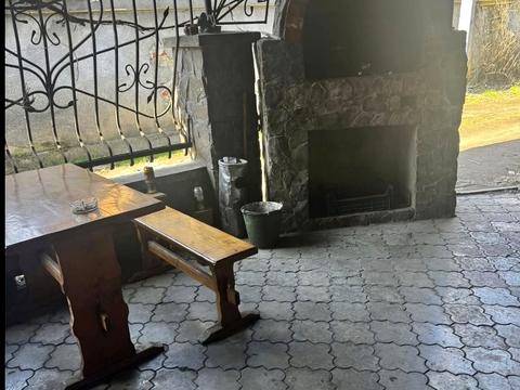 комерційна за адресою смт. Перечин, Ужгородська, 55
