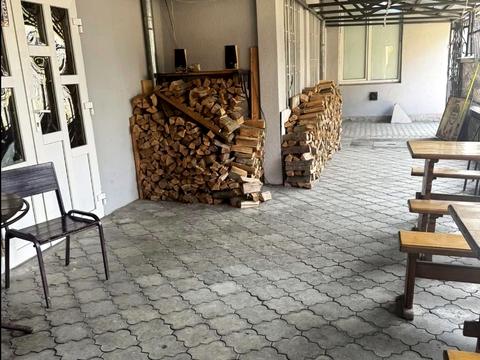 комерційна за адресою смт. Перечин, Ужгородська, 55