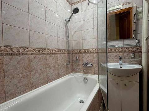 квартира за адресою Володимира Великого вул. (Артема), 49а