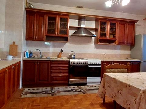 будинок за адресою Абрикосова вул., 9