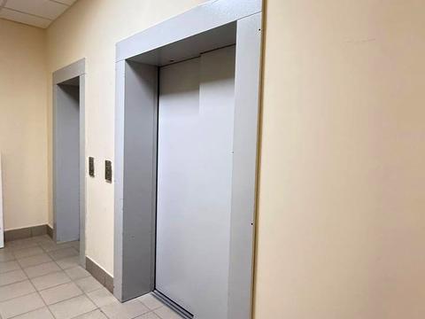 комерційна за адресою Здолбунівська вул., 7Б