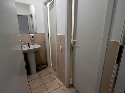 комерційна за адресою Жилянська вул., 75