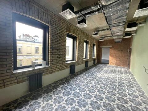 комерційна за адресою Прорізна вул., 8