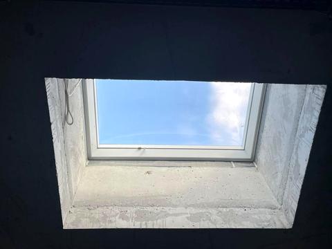 комерційна за адресою Прорізна вул., 8
