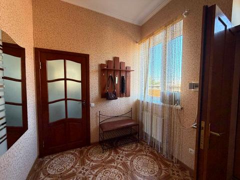 будинок за адресою Героїв Зміїного вул., 72