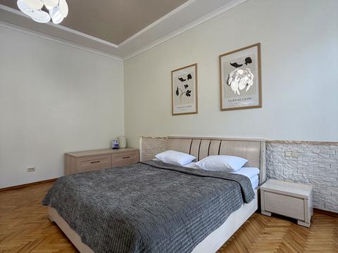 квартира за адресою Театральна вул., 23