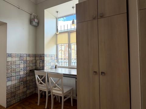 квартира за адресою Театральна вул., 23