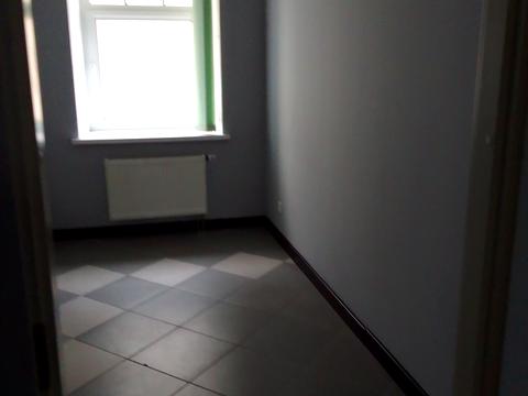 комерційна за адресою Ігорівська вул., 12Б