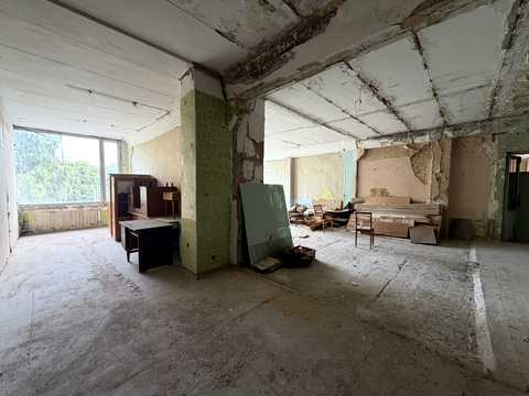 комерційна за адресою Левка Лук'яненка вул. (Ватутіна), 14