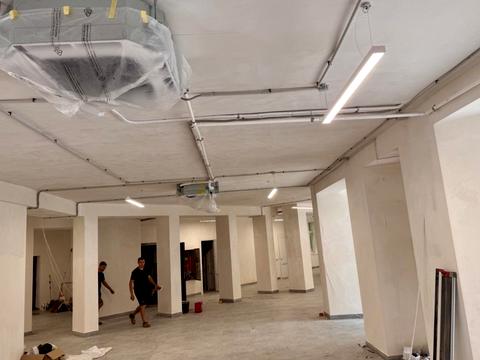 комерційна за адресою Леся Курбаса просп., 7-А