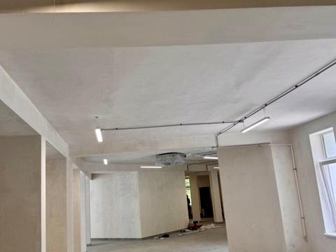 комерційна за адресою Леся Курбаса просп., 7-А