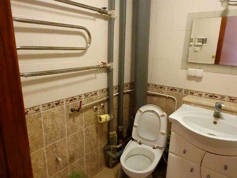 квартира за адресою Киргизька вул., 12