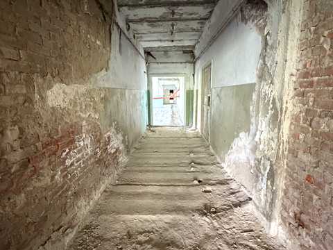 комерційна за адресою Левка Лук'яненка вул. (Ватутіна), 14