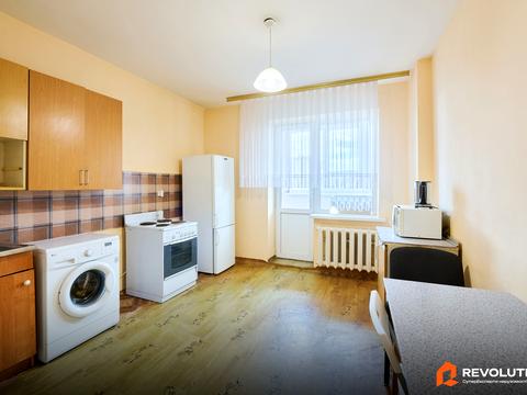 квартира за адресою Анни Ахматової вул., 35-А