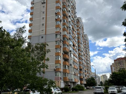 квартира за адресою Анни Ахматової вул., 35-А
