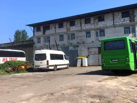 комерційна за адресою Лугова вул., 81