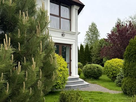 будинок за адресою Квітнева