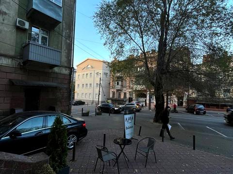 комерційна за адресою Старокозацька вул. (Комсомольська), 20