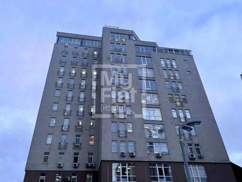 комерційна за адресою Антоновича вул. (Горького), 33в