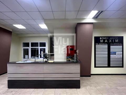 комерційна за адресою Антоновича вул. (Горького), 33в