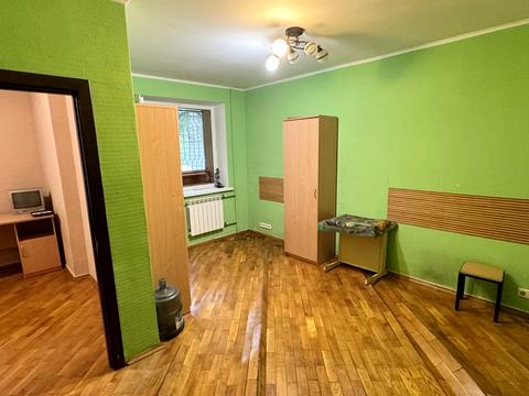 комерційна за адресою Автозаводська вул., 7