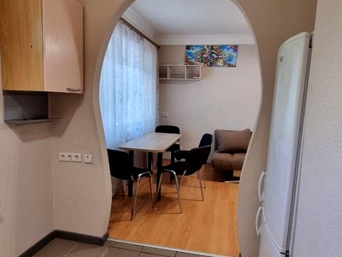 квартира за адресою Дмитра Донцова вул., 1